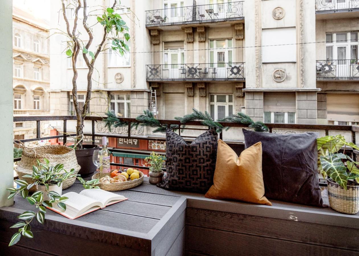 Chill On The Screened Balcony-Budapest Most Historic Landmarks Esterno foto