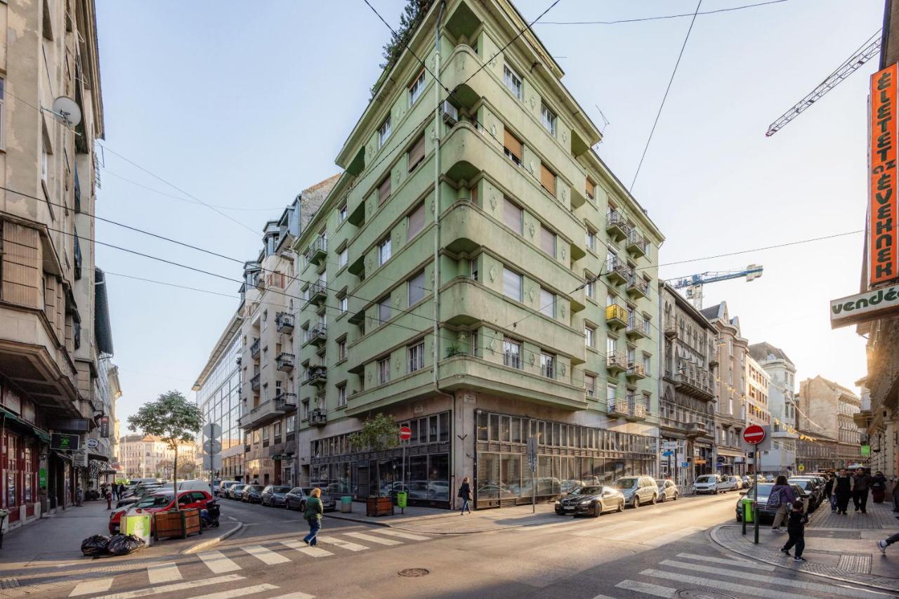 Chill On The Screened Balcony-Budapest Most Historic Landmarks Esterno foto